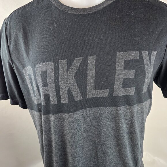 Oakley T Shirt Mens Medium Grey Hydrolix Regular Fit Casual Golf Sports Outdoors - Picture 2 of 9